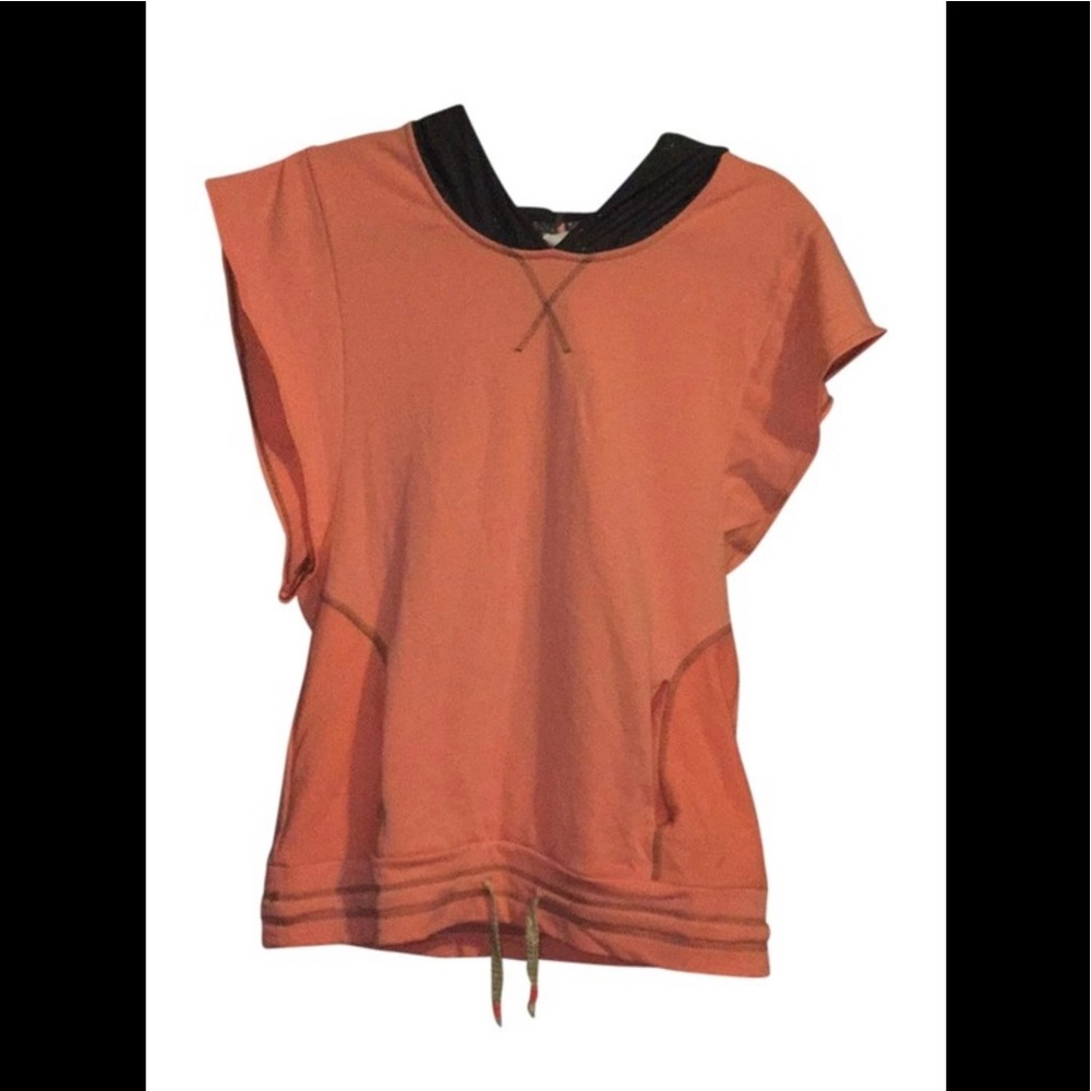 Maaji Hooded Top. NWT